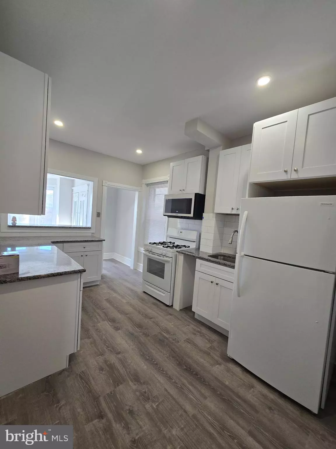 Philadelphia, PA 19128,5211 RIDGE AVE #2