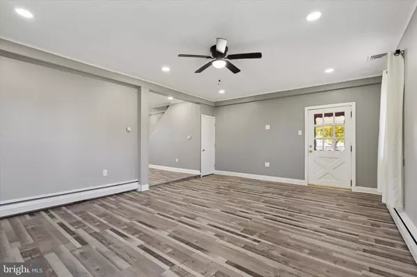 Philadelphia, PA 19116,15019-15023 WORTHINGTON RD