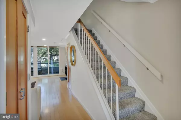 Reston, VA 20191,11604 IVYSTONE CT #06