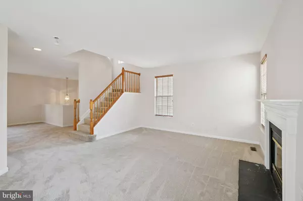 Manassas, VA 20109,8712 TARRYTOWN CT