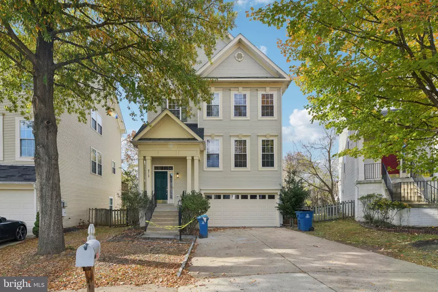 8712 TARRYTOWN CT, Manassas, VA 20109