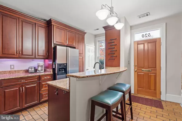 Washington, DC 20003,520 4TH ST SE