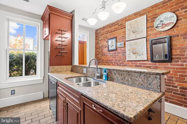 Washington, DC 20003,520 4TH ST SE