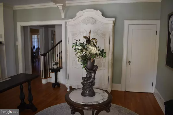 Hagerstown, MD 21742,909 OAK HILL AVE