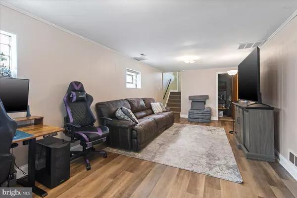 Philadelphia, PA 19116,15137 INA DR