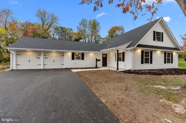 Levittown, PA 19056,33 RED ROSE WAY