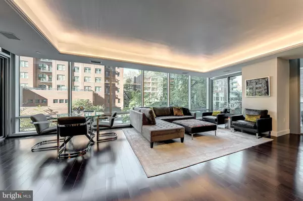 Arlington, VA 22209,1881 N NASH ST #210