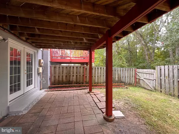 Burke, VA 22015,5052 HARFORD LN