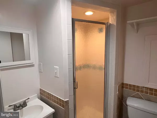 Burke, VA 22015,5052 HARFORD LN