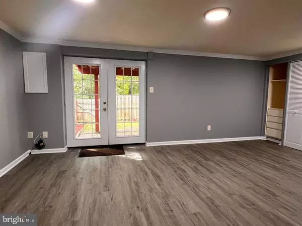 Burke, VA 22015,5052 HARFORD LN