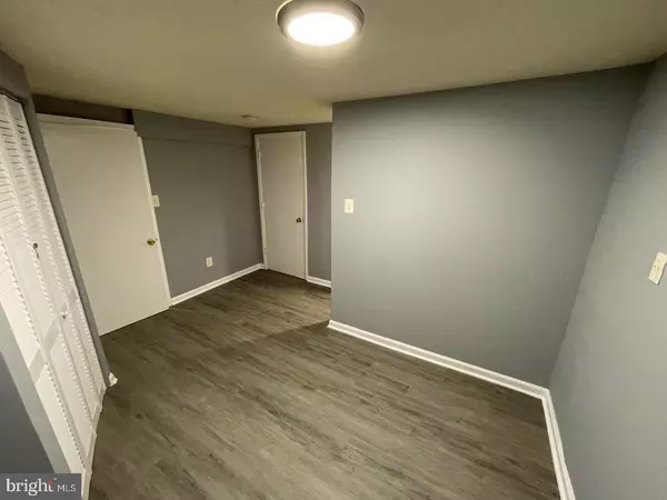 Burke, VA 22015,5052 HARFORD LN