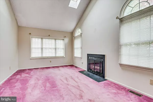 East Brunswick, NJ 08816,29 DORCHESTER DR