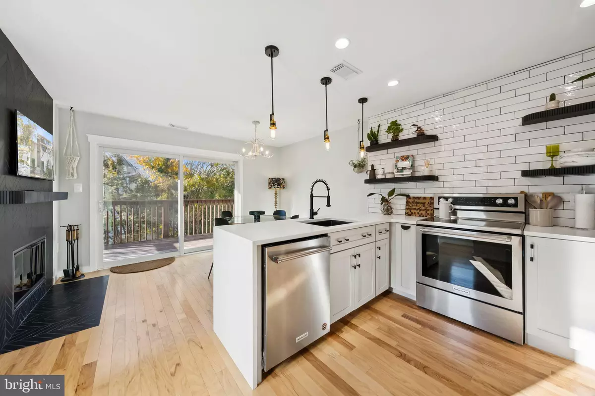 Olney, MD 20832,18200 WINDSOR HILL DR #301B