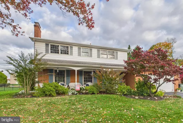 445 QUAKER DR, York, PA 17402