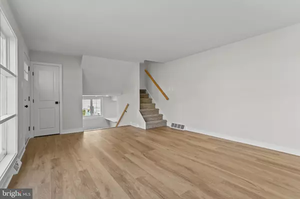 Aston, PA 19014,408 GARDEN LN