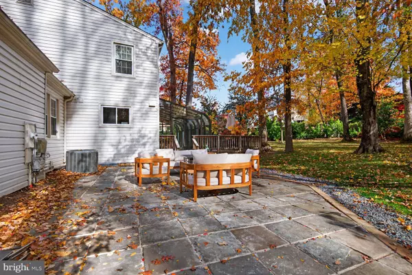 Annandale, VA 22003,3725 KRYSIA CT