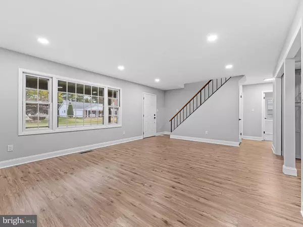 Willingboro, NJ 08046,10 GLOVER LN