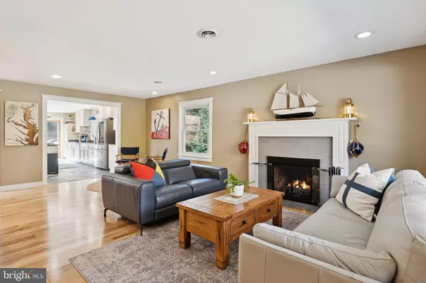 Annapolis, MD 21403,1003 OLD BAY RIDGE RD