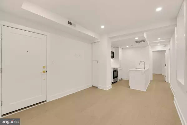 Washington, DC 20008,2116 KALORAMA RD NW #104