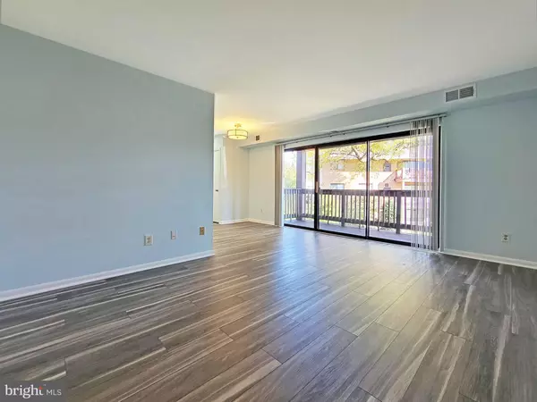 Falls Church, VA 22043,7602 SAVANNAH ST #204