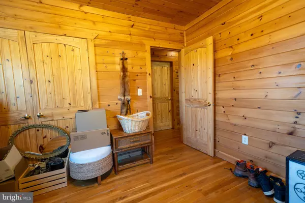 Mount Pleasant Mills, PA 17853,160 WOODPECKER DR