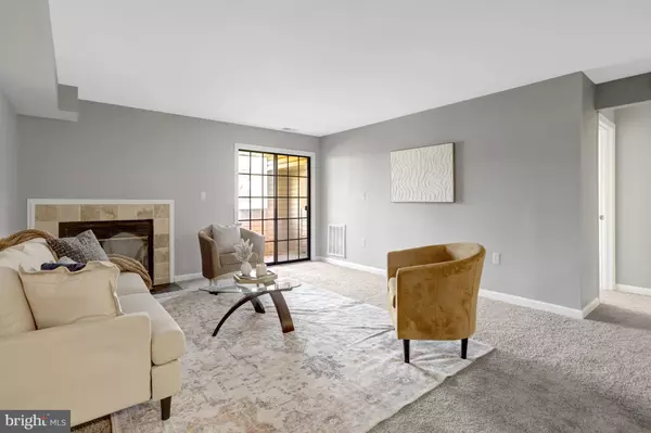 Alexandria, VA 22310,6902 MARY CAROLINE CIR #E