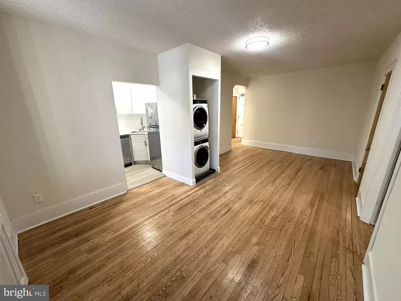 2809 W QUEEN LN #404, Philadelphia, PA 19129