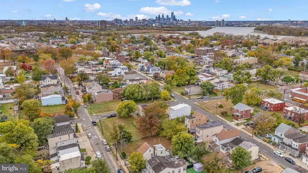 Camden, NJ 08105,100 E 28TH ST