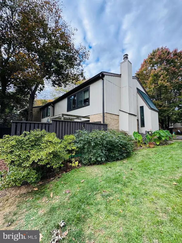 Reston, VA 20190,1809 IVY OAK SQ #61