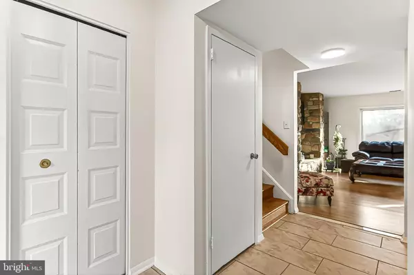 Reston, VA 20190,1809 IVY OAK SQ #61