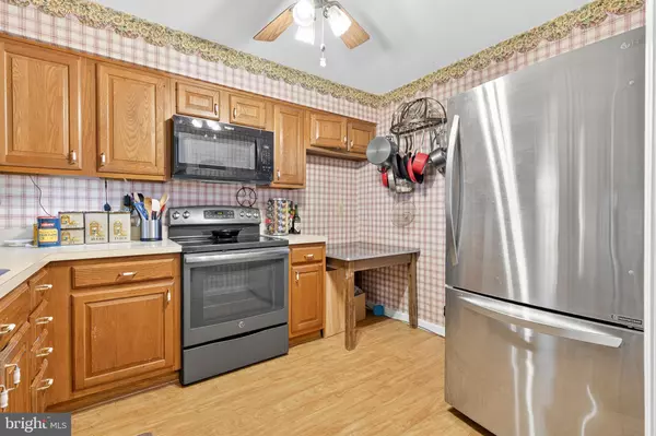 Lancaster, PA 17602,37 BLACK OAK DR