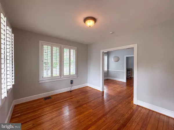 Alexandria, VA 22301,27 W WYATT AVE