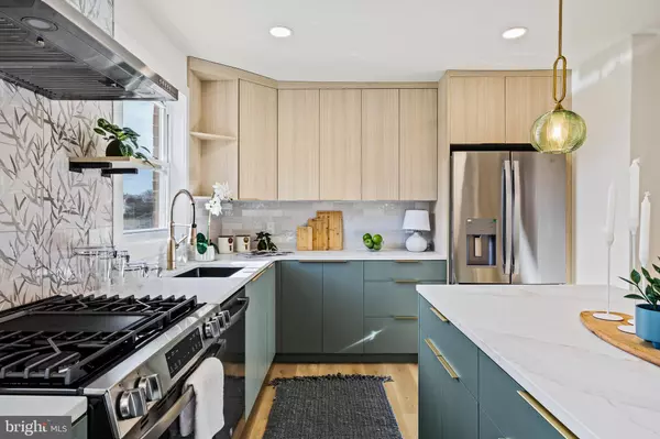 Philadelphia, PA 19116,859 SELMER RD