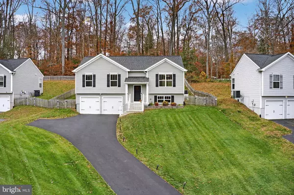 8 HOWARD CIR, Fredericksburg, VA 22405