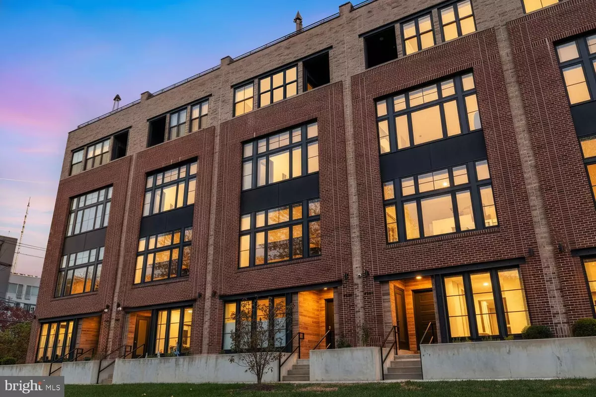 Philadelphia, PA 19127,4586 RIVERSIDE WAY