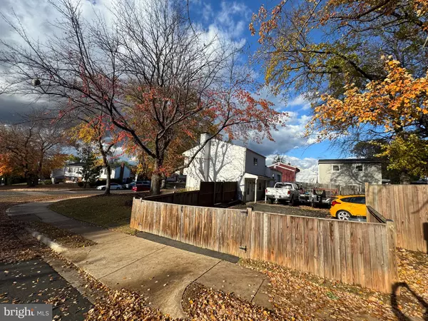 Manassas, VA 20110,9215 LANDGREEN ST