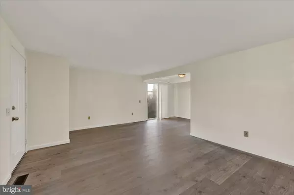 Reisterstown, MD 21136,82 EWING DR #A