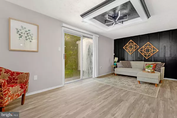 Waldorf, MD 20601,1525 PIN OAK DR