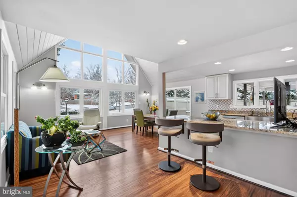 Falls Church, VA 22042,7822 HOLMES RUN DR