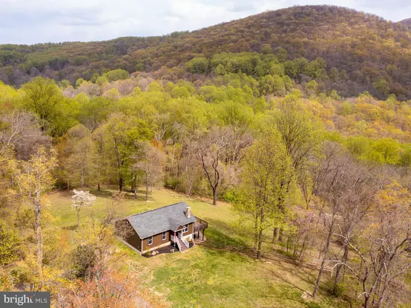 3998 HIDDEN VALLEY LN, Linden, VA 22642