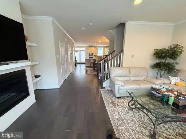 Gaithersburg, MD 20878,321 HENDRIX AVE