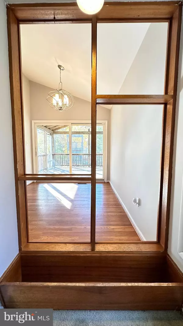 Vienna, VA 22180,8517 MARQUETTE ST