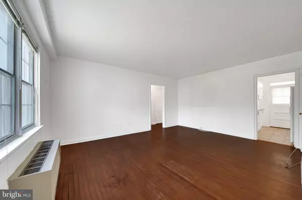 Alexandria, VA 22305,18 AUBURN CT #A