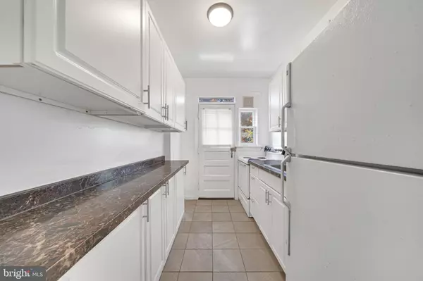 Alexandria, VA 22305,18 AUBURN CT #A