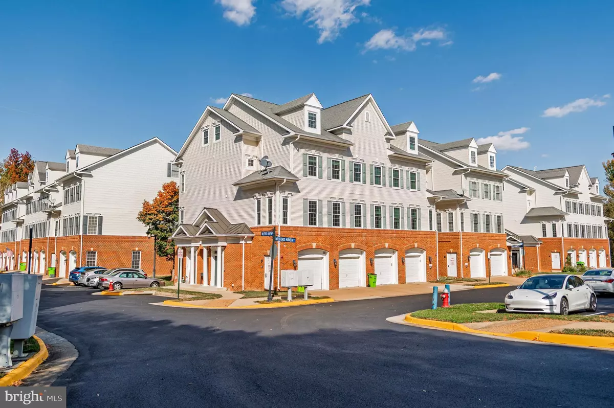 Lorton, VA 22079,8940 MILFORD HAVEN CT #40B
