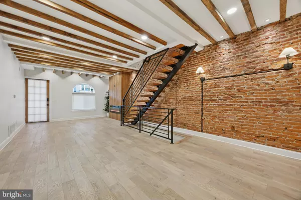 Philadelphia, PA 19143,941 S 50TH ST