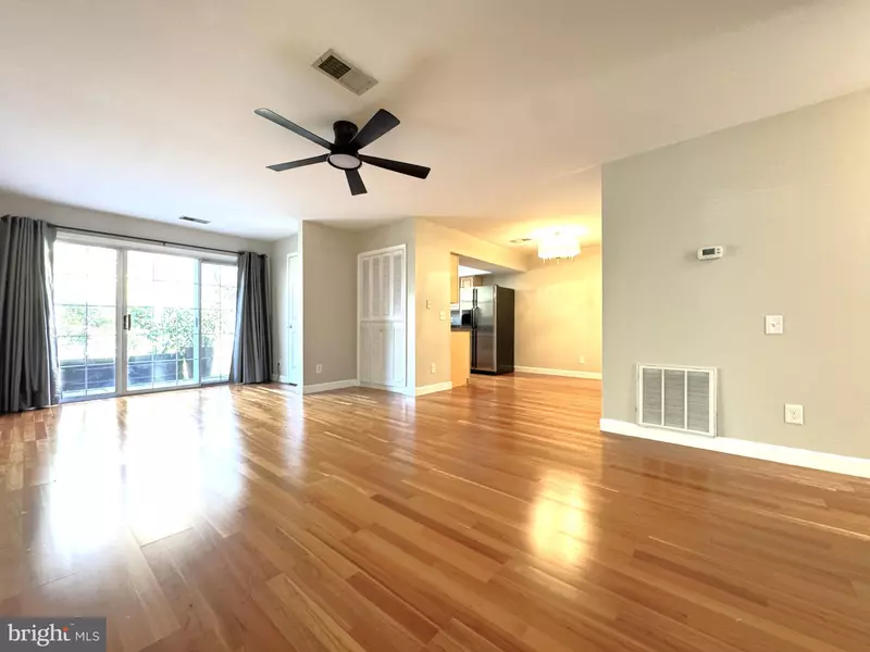 12012 GOLF RIDGE CT #102, Fairfax, VA 22033