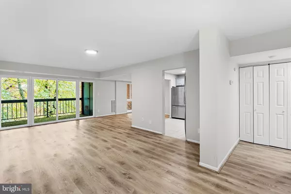 Reston, VA 20191,11808 BRETON CT #12C