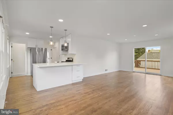 Capitol Heights, MD 20743,6110 DRYLOG ST