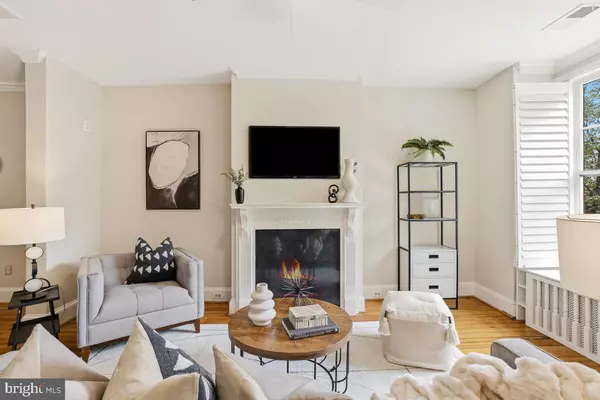 Washington, DC 20003,323 1/2 D ST SE